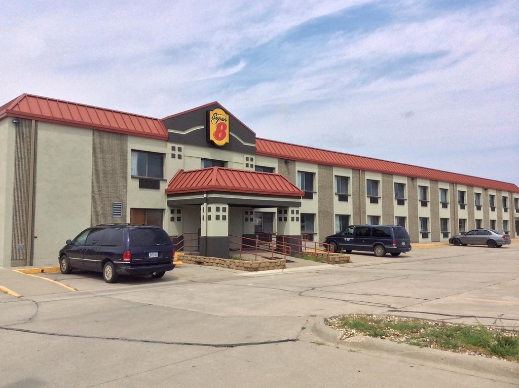 Super 8 By Wyndham Marshalltown Εξωτερικό φωτογραφία