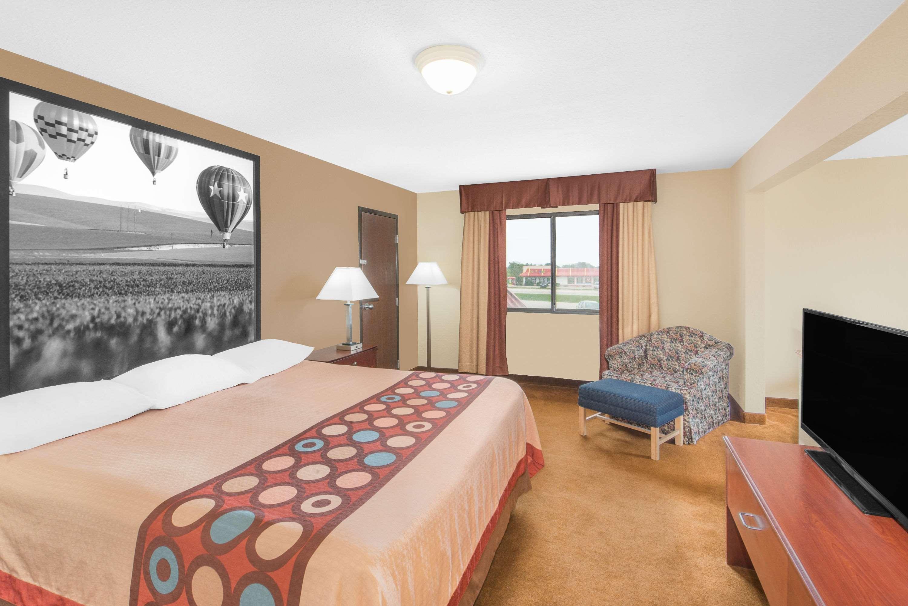 Super 8 By Wyndham Marshalltown Εξωτερικό φωτογραφία