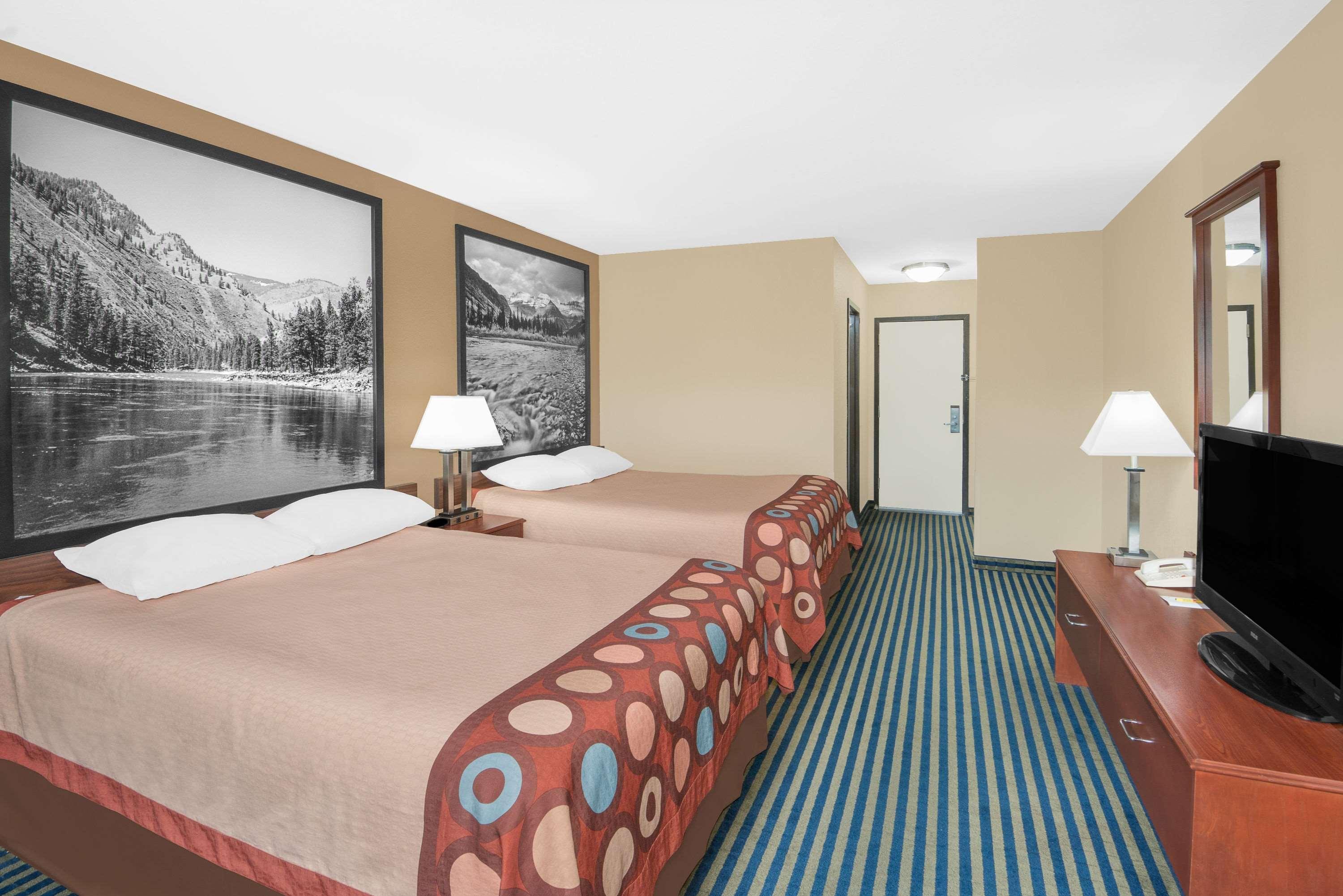 Super 8 By Wyndham Marshalltown Εξωτερικό φωτογραφία
