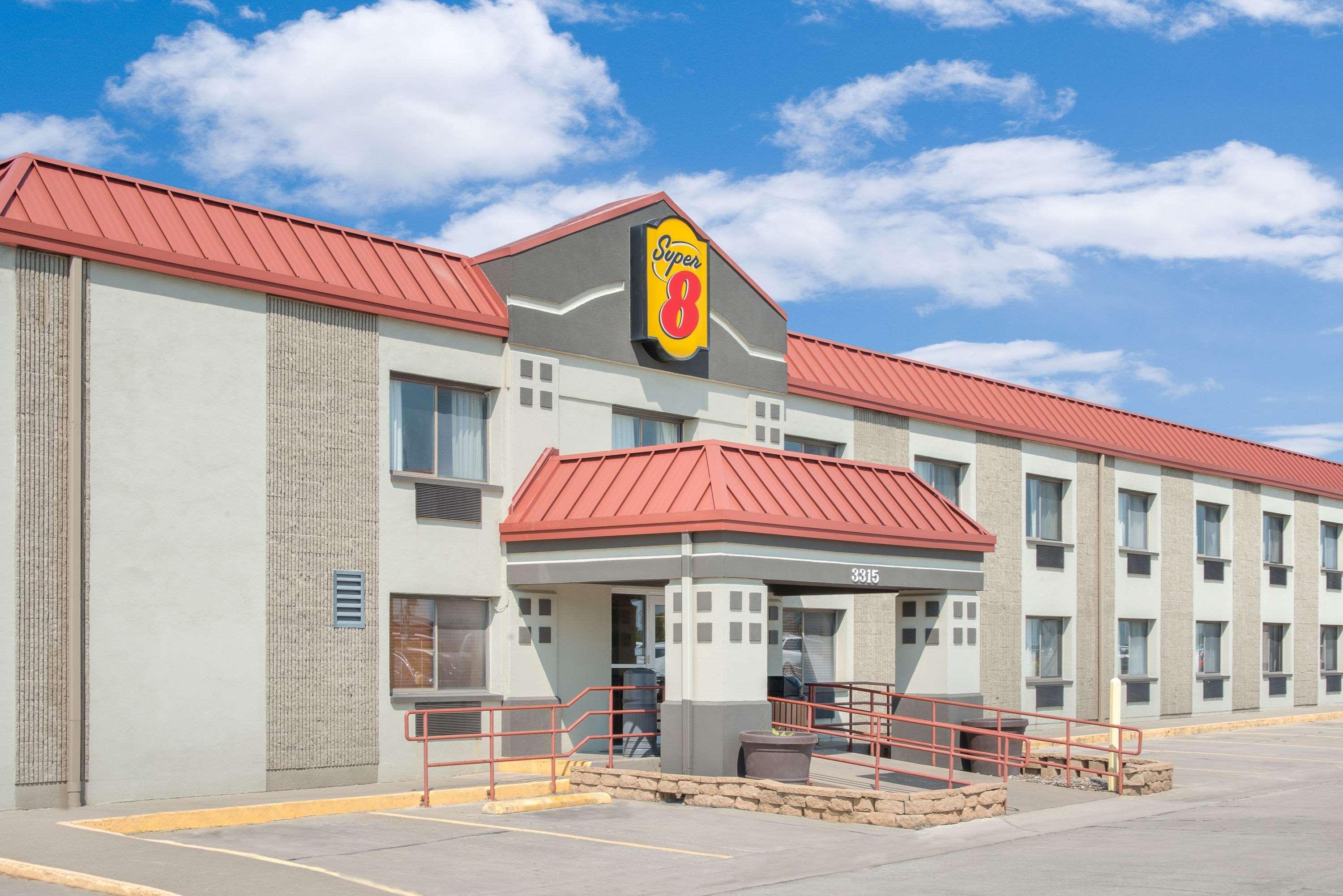 Super 8 By Wyndham Marshalltown Εξωτερικό φωτογραφία