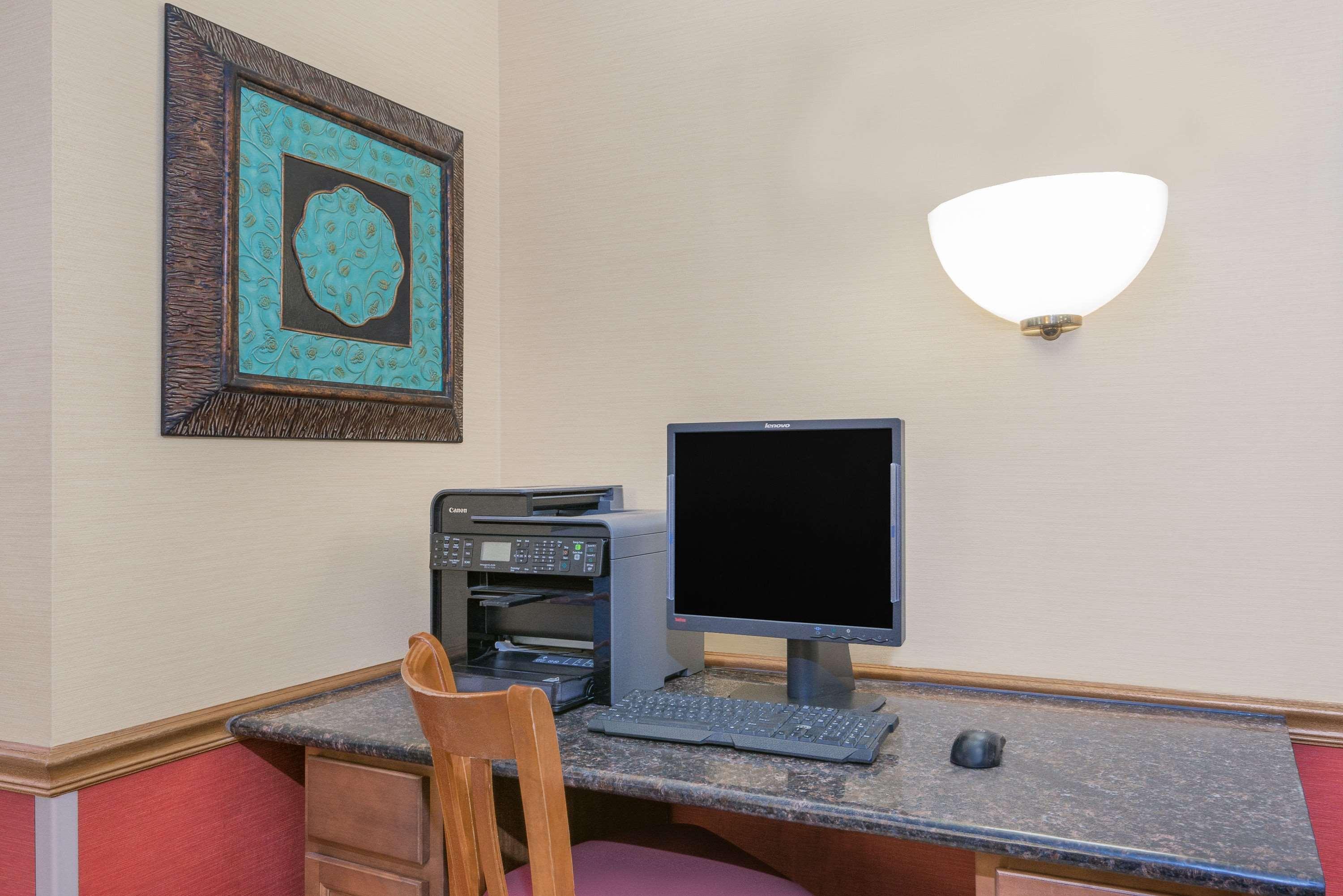 Super 8 By Wyndham Marshalltown Εξωτερικό φωτογραφία