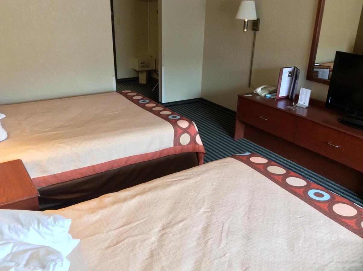 Super 8 By Wyndham Marshalltown Δωμάτιο φωτογραφία
